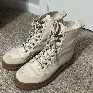 Combat boots